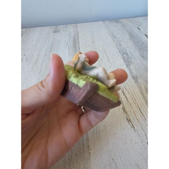 Vintage ceramic baby Jesus Xmas Nativity crib manger statue decor - Picture 6 of 7